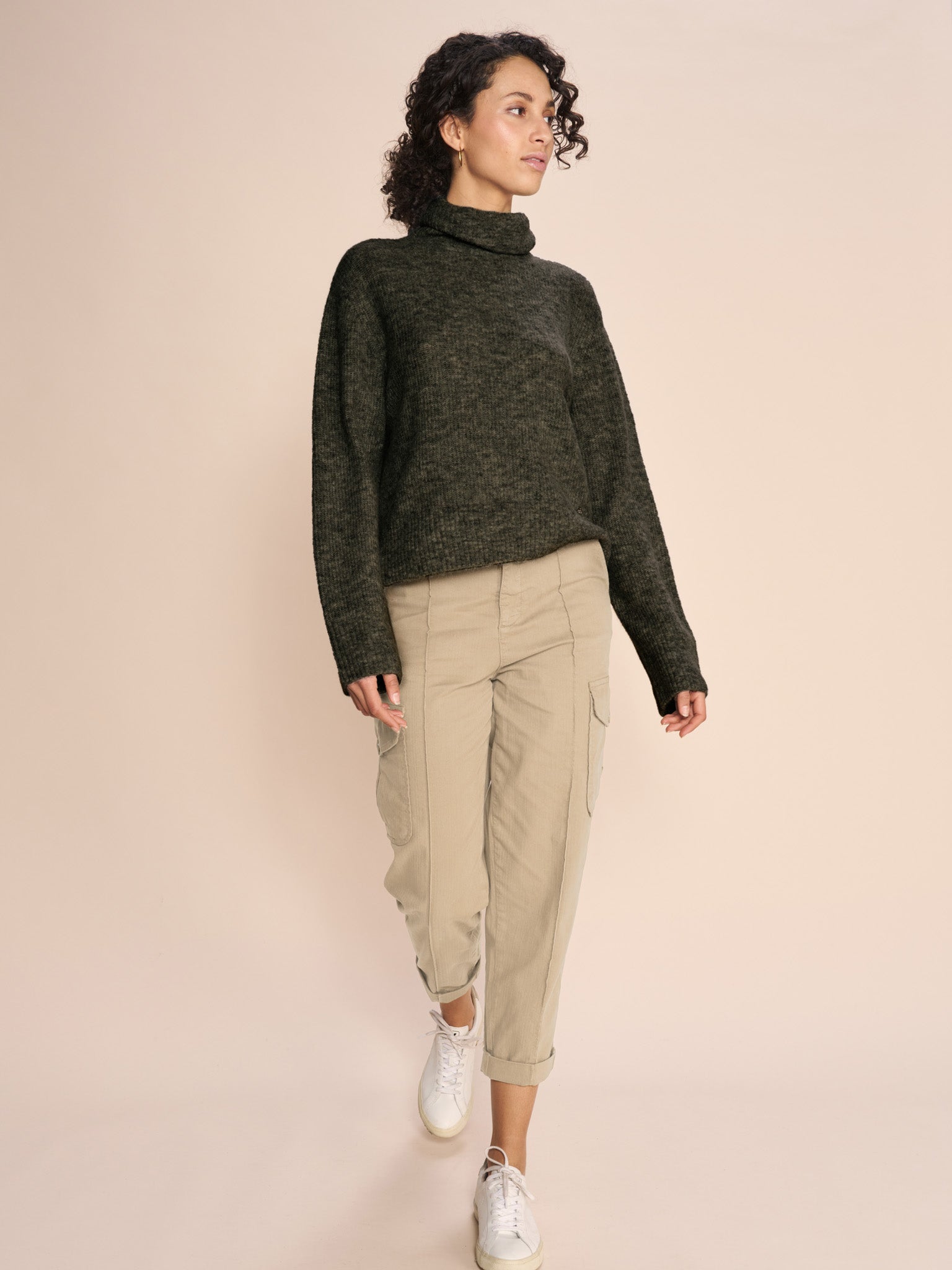 Modelshot / Savannah Tan / Detail